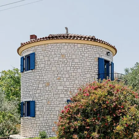 Mathraki Apartment *