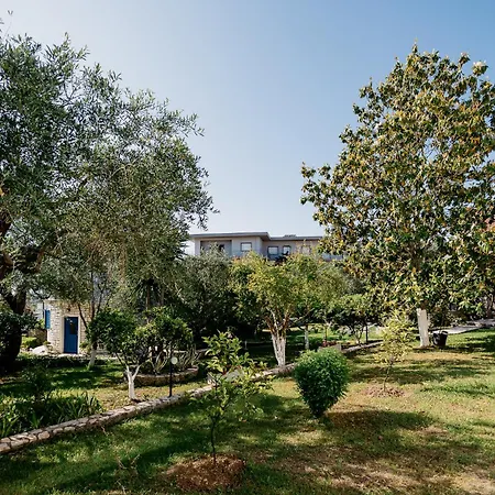 Mathraki Apartment *