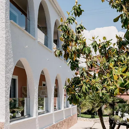 Mathraki Apartment