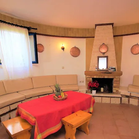 Mathraki Apartment *